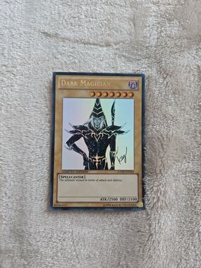 Dark Magician Yu-Gi-Oh! Holographic Trading Card - Black & Gold Art